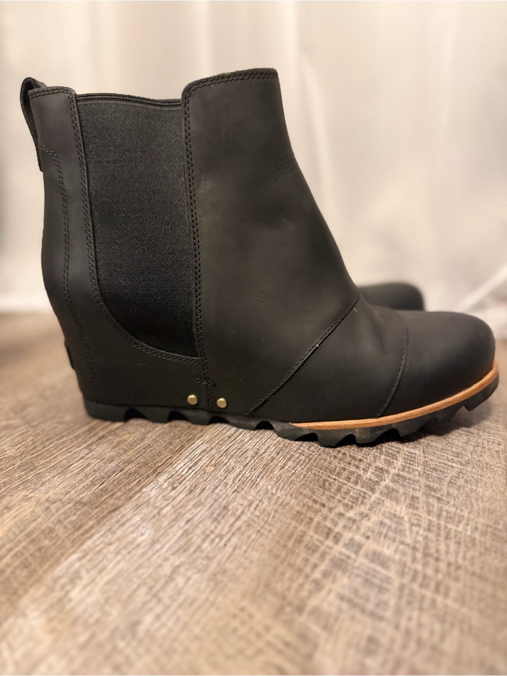 Sorel | Black Leather Wedge Ankle Boots | Waterproof - Picture 4 of 12